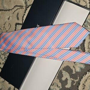 VINEYARD VINES Men's Preppy Pink Blue Silk Neck Tie NEW